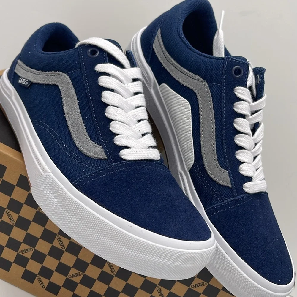Vans WMNS Blue and White Sneakers Bmx Old Skool Navy/White VN0005UZNAV